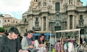 El talento emergente murciano llena de tendencias la Plaza del Romea