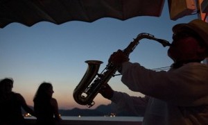 Sonidos del mar, paseo nocturno en barco por Cartagena