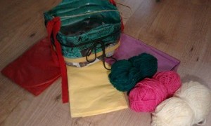 Taller de cestas de colores en La Casa Verde